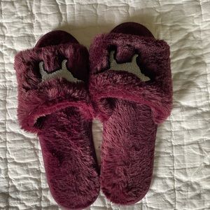 PINK slippers, size large (9-10)